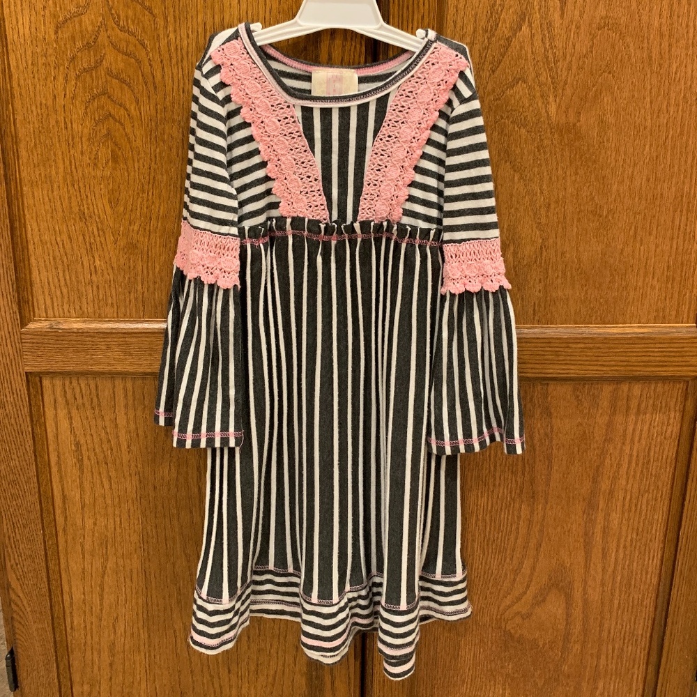 Size 4 toddler girls’ striped bell sleeve dress